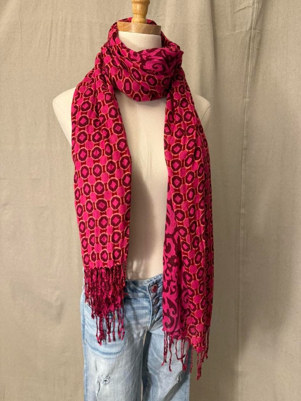 Isaac Mizrahi Live scarf